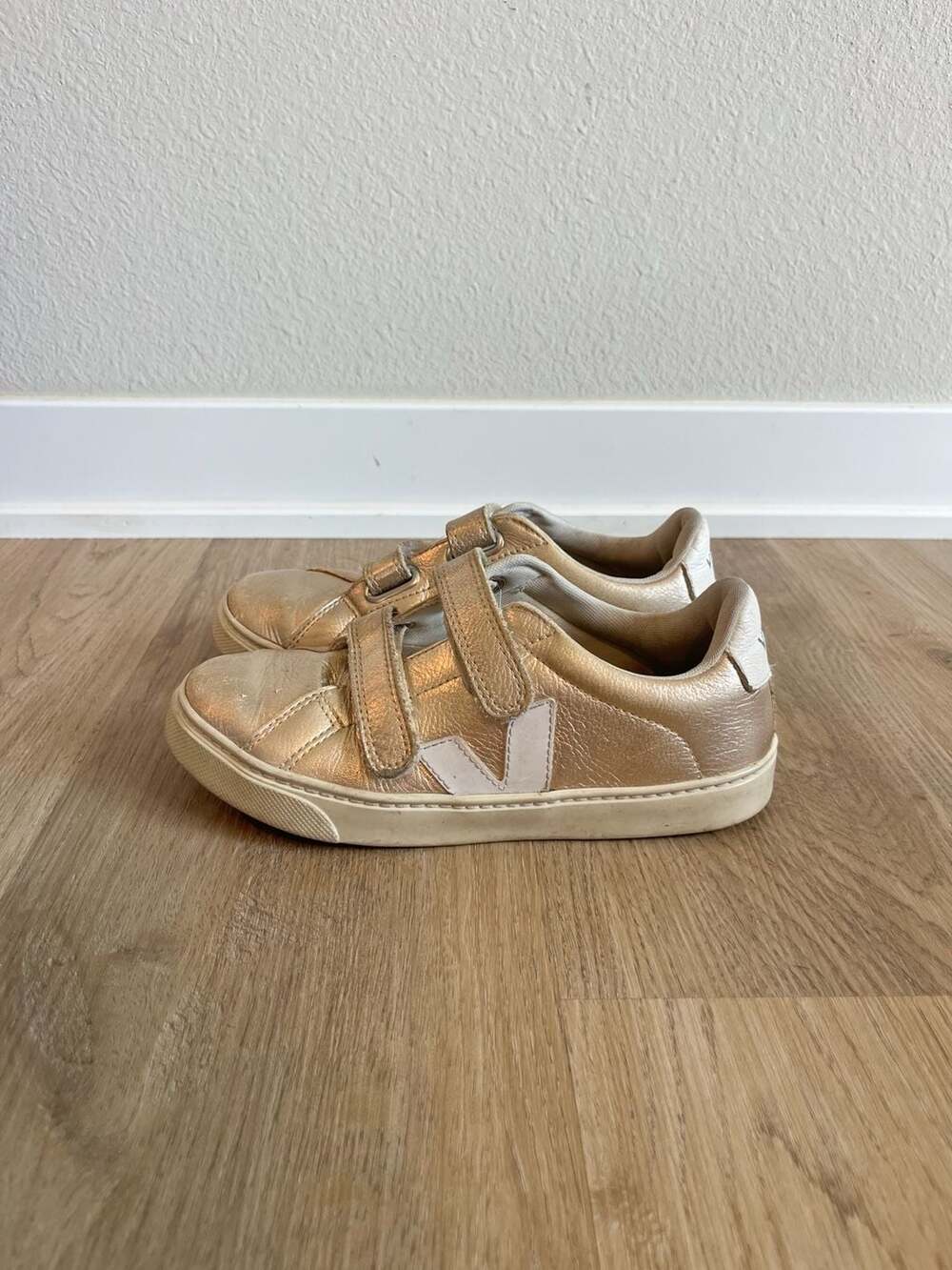Veja, Esplar Small Touch Velcro Strap Sneakers, Gold Metallic Leather, 4Y